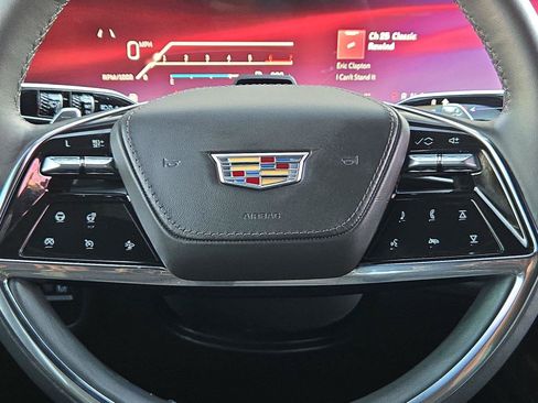Used 2026 Cadillac Escalade Platinum Luxury w/ LPO, Floor Liner Package AWD/4WD image 17