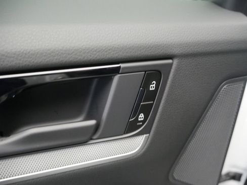 Certified 2026 Porsche Cayenne AWD/4WD image 21