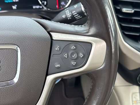 Certified 2019 GMC Acadia Denali w/ Technology Package FWD image 25