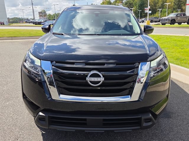 Used 2025 Nissan Pathfinder SV FWD image 2