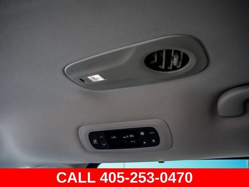 Used 2021 Chrysler Pacifica Touring-L FWD image 30