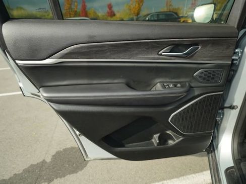 Used 2021 Jeep Grand Cherokee L Limited image 16