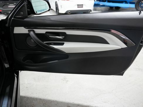 Used 2018 BMW M4 Coupe RWD image 33