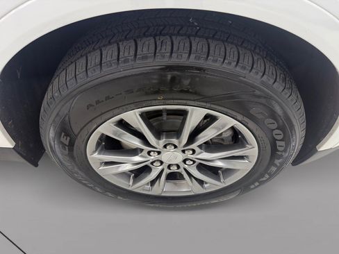 Certified 2022 Cadillac XT5 Premium Luxury image 10