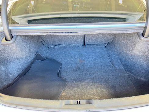 Used 2023 Chrysler 300 Touring L w/ Safetytec Plus Group RWD image 23
