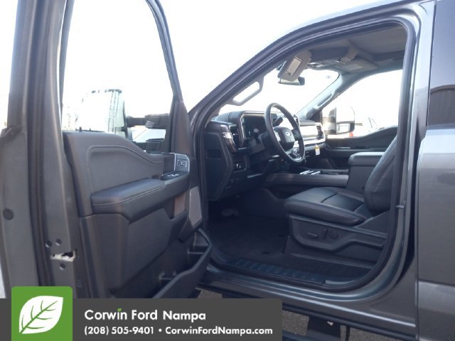 New 2026 Ford F350 Lariat w/ Black Appearance Package AWD/4WD image 9