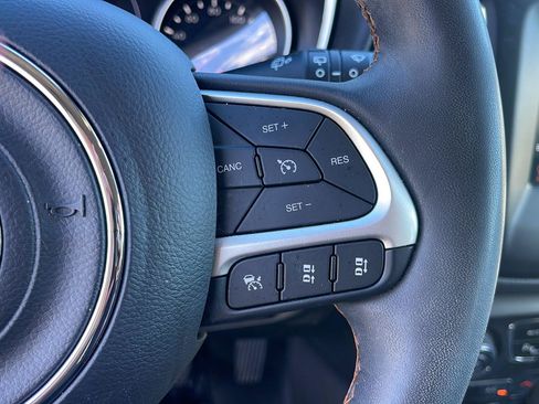 Used 2021 Jeep Compass Latitude w/ Sun and Sound Group FWD image 20