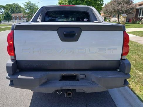 Used 2003 Chevrolet Avalanche 4x4 w/ Suspension Package, Off-Road image 5