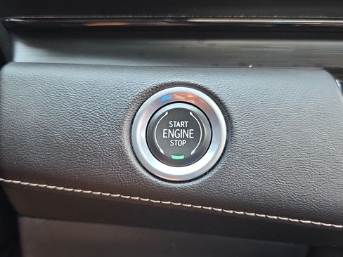 Used 2021 Cadillac Escalade Premium Luxury AWD/4WD image 27