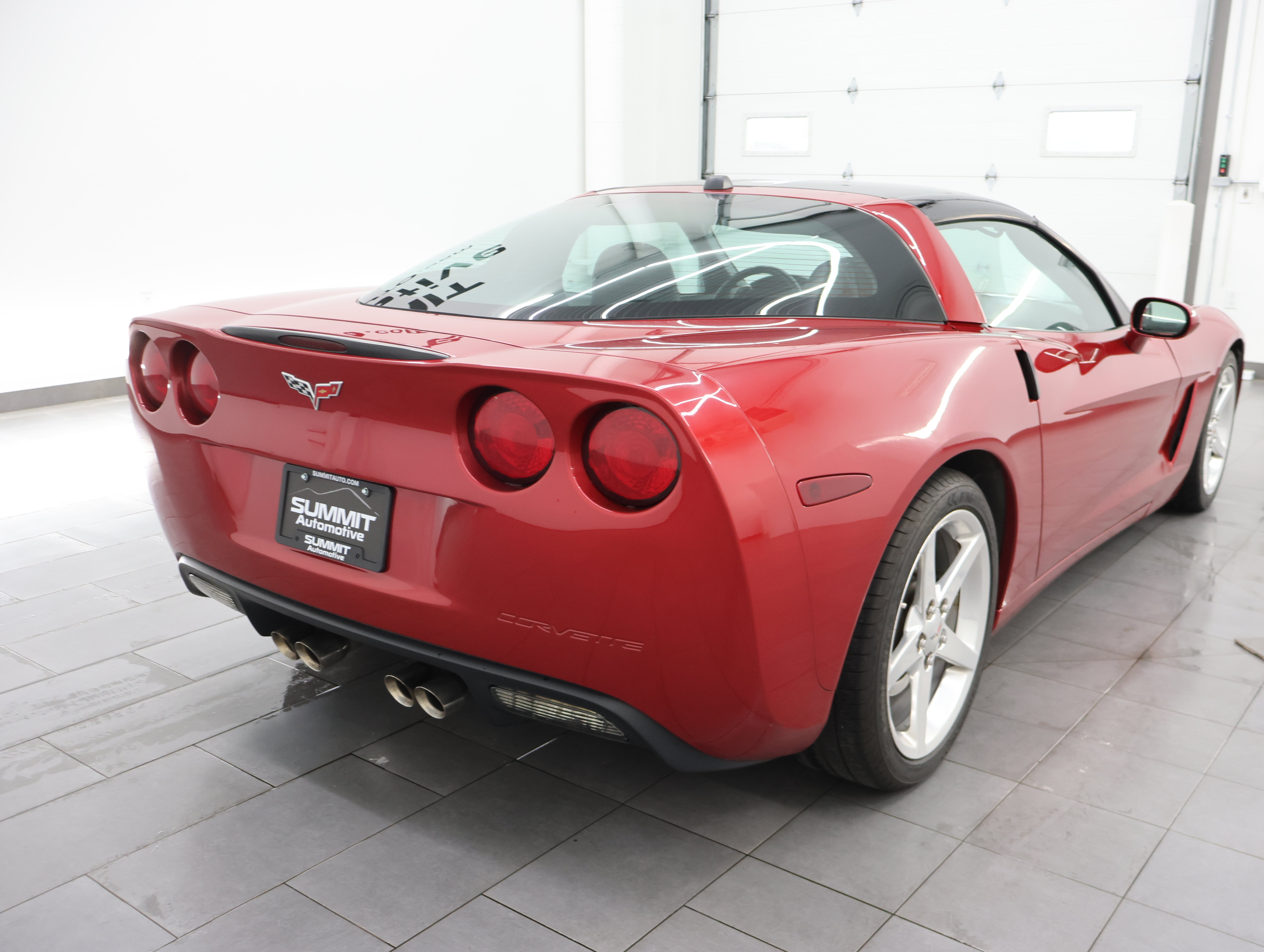 Used 2005 Chevrolet Corvette Coupe w/ Preferred Equipment Group RWD image 5