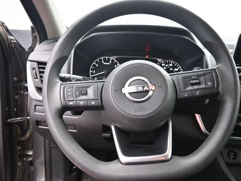 Used 2024 Nissan Rogue S AWD/4WD image 20