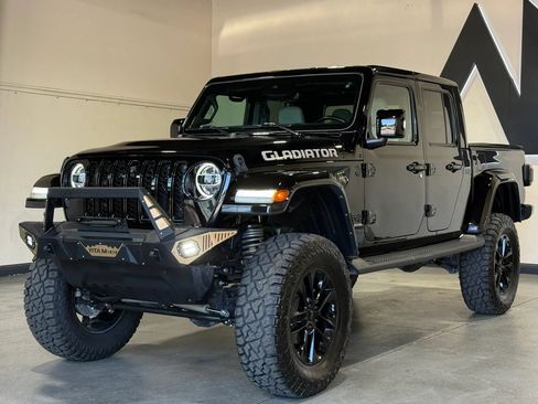 Used 2022 Jeep Gladiator Overland AWD/4WD image 1