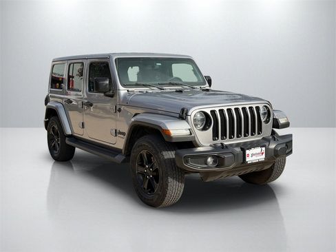 Used 2021 Jeep Wrangler Unlimited Sahara image 3