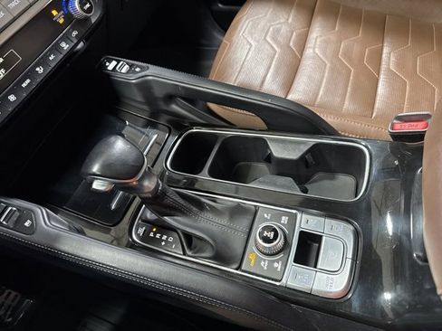 Used 2020 Kia Telluride SX w/ SX Prestige Package image 23