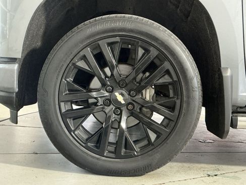 Used 2020 Chevrolet Silverado 1500 High Country w/ Technology Package AWD/4WD image 13