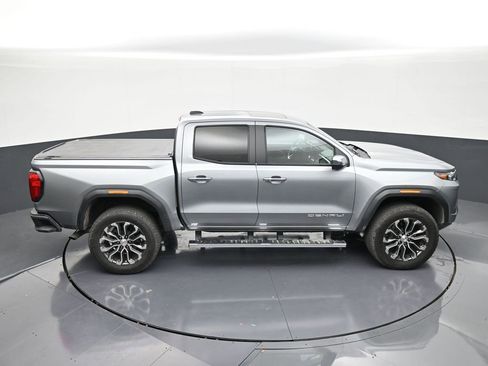 Used 2023 GMC Canyon Denali image 17