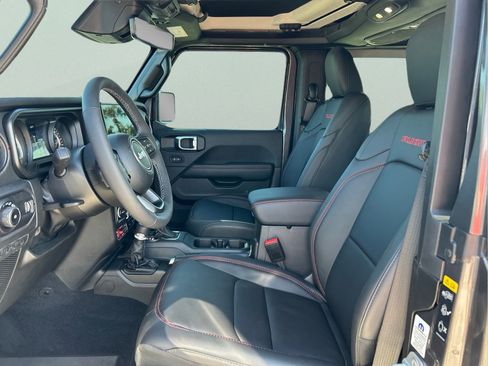 Certified 2026 Jeep Wrangler Rubicon AWD/4WD image 9