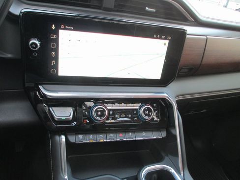 Certified 2024 GMC Sierra 2500 Denali Ultimate w/ Max Trailering Package image 33