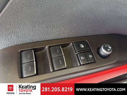 Used 2022 Toyota Camry XSE w/ Navigation Package image 11