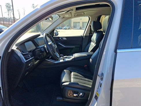 Used 2022 BMW X7 xDrive40i w/ Premium Package image 15