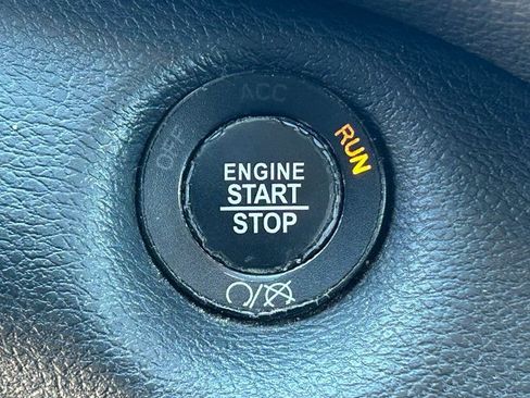 Used 2019 Jeep Cherokee Limited image 15