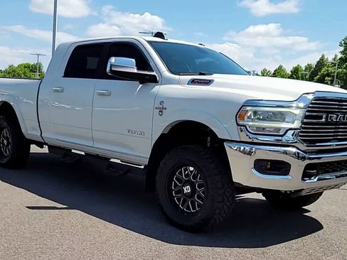 Used 2019 RAM 3500 Laramie AWD/4WD image 2
