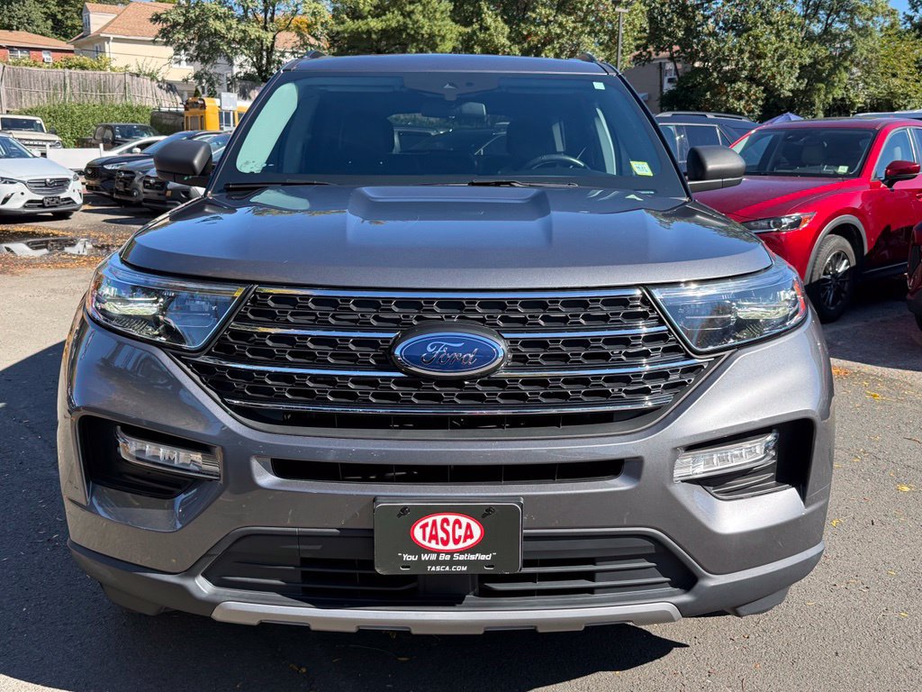Used 2022 Ford Explorer XLT w/ Equipment Group 202A AWD/4WD image 3