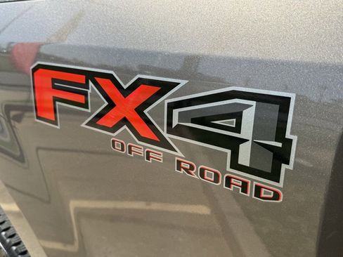 Used 2020 Ford F250 Lariat w/ Lariat Ultimate Package image 28