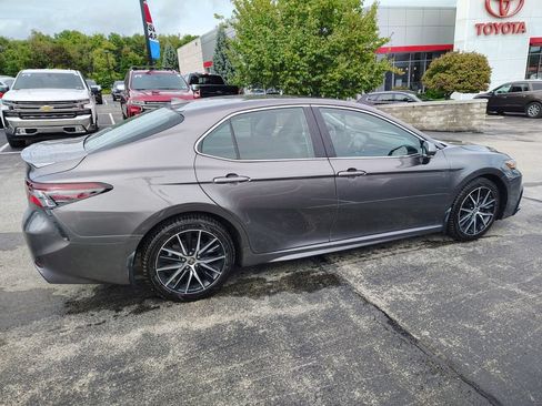 Used 2023 Toyota Camry SE w/ Cold Weather Package FWD image 4
