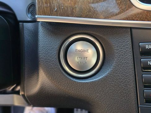 Used 2014 Mercedes-Benz E 550 4MATIC Sedan image 29