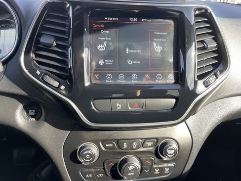 Used 2020 Jeep Cherokee Limited image 22