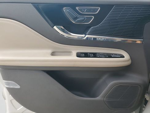 Used 2022 Lincoln Corsair Reserve w/ Elements Package FWD image 19
