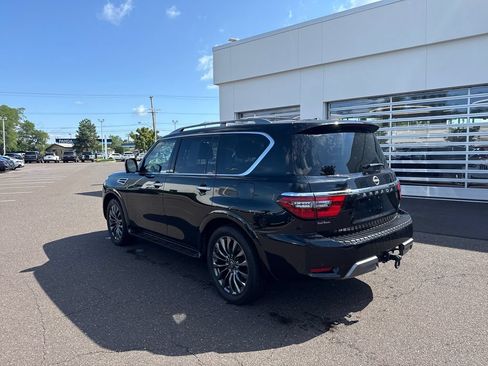 Used 2024 Nissan Armada Platinum w/ Captain's Chairs Package AWD/4WD image 3