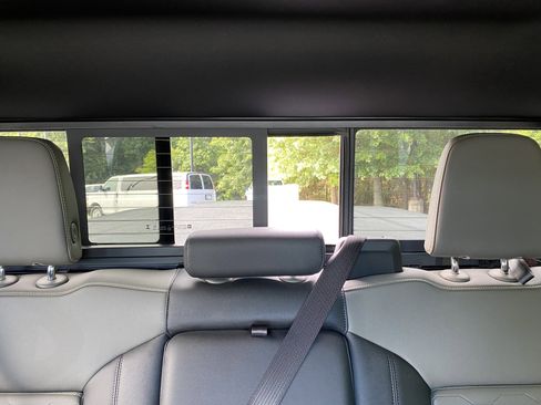 Used 2024 Chevrolet Silverado 1500 ZR2 w/ Technology Package AWD/4WD image 37
