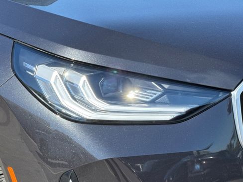 Used 2025 BMW X3 xDrive30i w/ Premium Package image 11