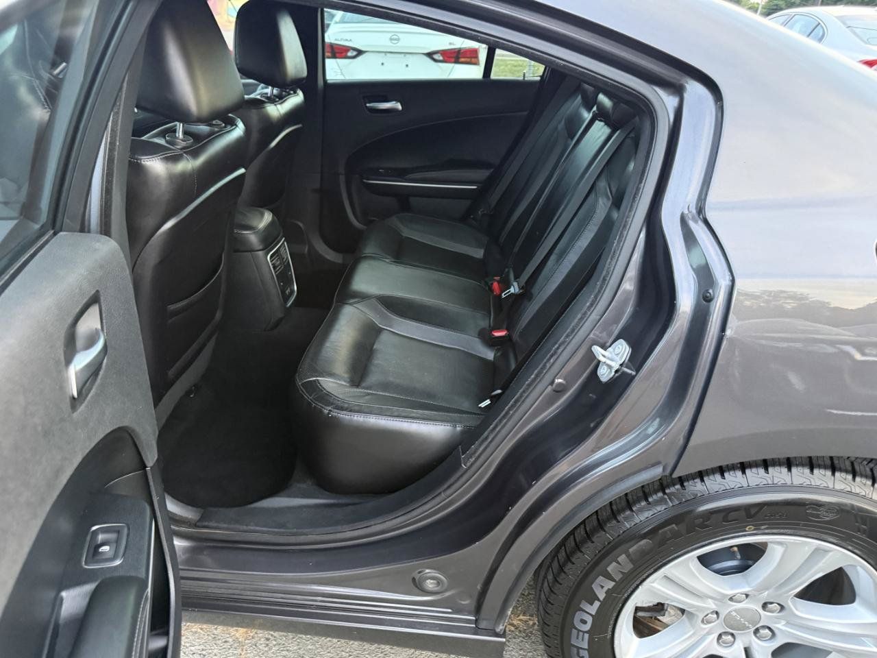 Used 2020 Dodge Charger SXT w/ Leather Interior Group RWD image 10