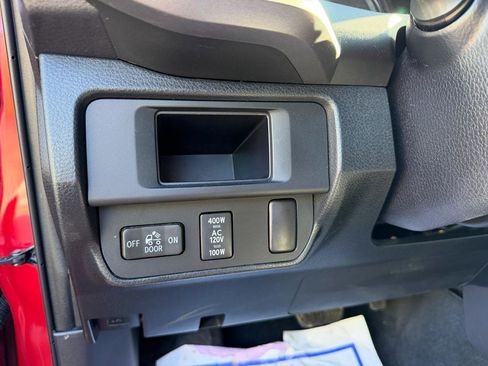 Used 2016 Toyota Tacoma TRD Sport w/ Towing Package image 31