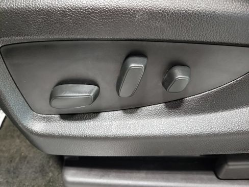 Used 2018 Chevrolet Tahoe Premier AWD/4WD image 33