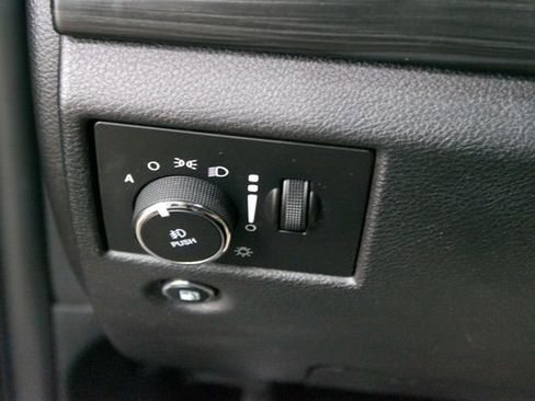 Used 2020 Jeep Grand Cherokee Altitude AWD/4WD image 14