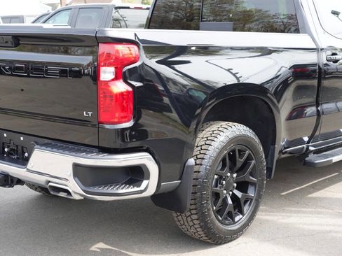 Used 2024 Chevrolet Silverado 1500 LT AWD/4WD image 10