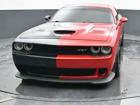 Used 2016 Dodge Challenger SRT Hellcat image 4
