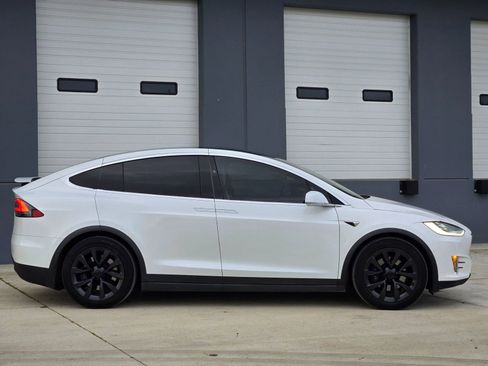 Used 2019 Tesla Model X Long Range image 9