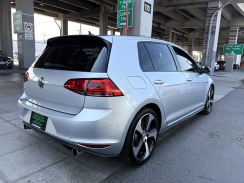 Used 2017 Volkswagen GTI SE image 6