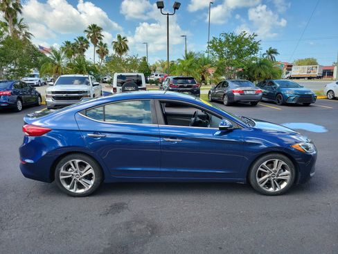 Used 2017 Hyundai Elantra Limited FWD image 5