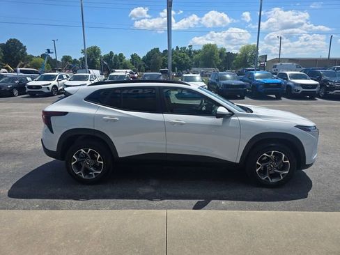Used 2024 Chevrolet Trax LT FWD image 6
