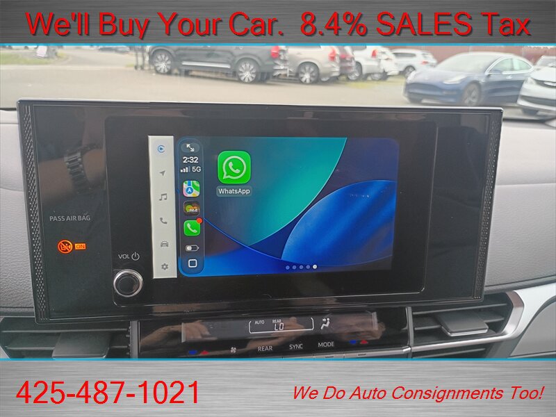 Used 2025 Toyota Sienna LE FWD image 33