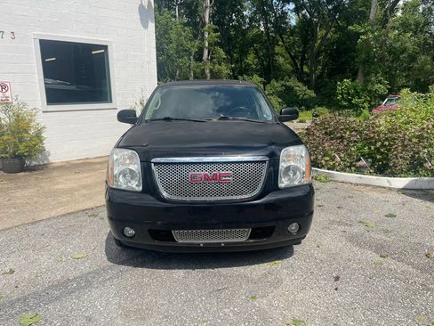Used 2013 GMC Yukon XL Denali AWD/4WD image 1