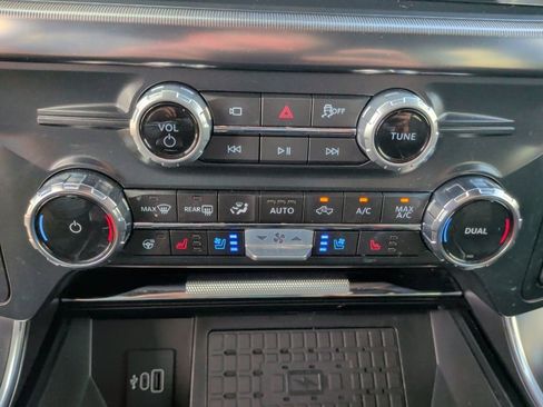 Used 2025 Ford F150 Raptor image 33