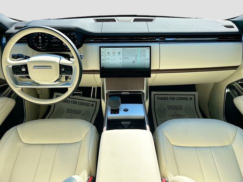 Used 2025 Land Rover Range Rover SE AWD/4WD image 15