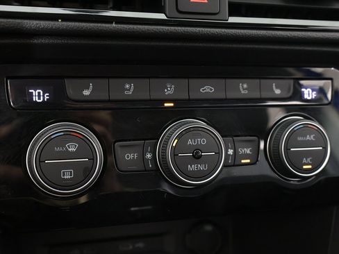 Used 2022 Volkswagen Taos SEL image 52